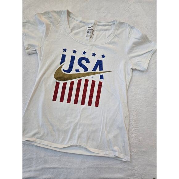Nike Shirt Womens Medium White Red Blue Gold American Flag Swoosh Athletic Cut - Picture 1 of 7